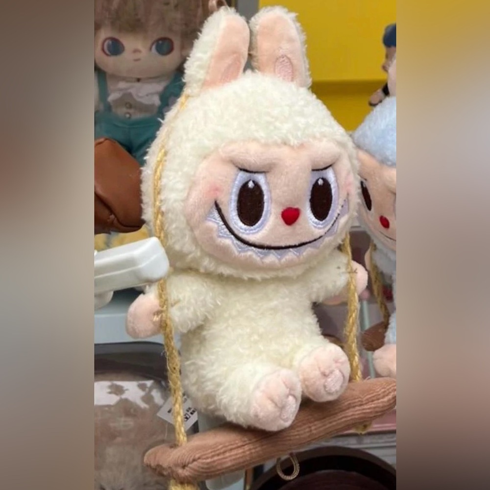 POP MART THE MONSTERS LABUBU “POP LAND EXCLUSIVE” PLUSH DOLL - White 💯 AUTHENTIC